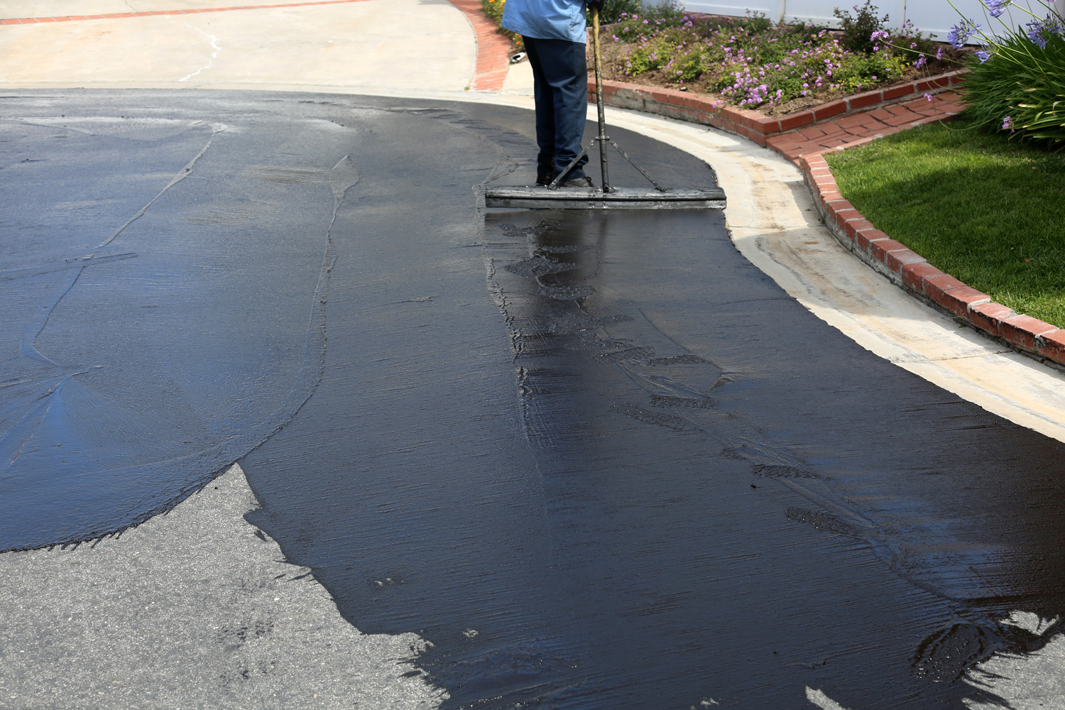 asphalt sealing work